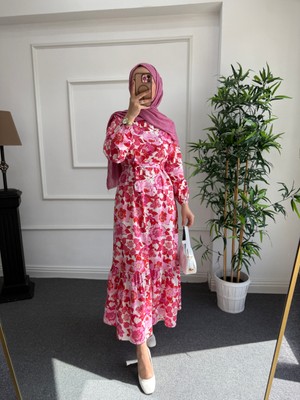 Nisa Nalbantoğlu Pembe Çiçekli Saten Poplin Elbise