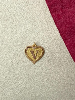 Rupen Kraft 14 Ayar Altın V Harfi Kolye Ucu Altın Kalpli Harf Kolye Ucu Altın Harf