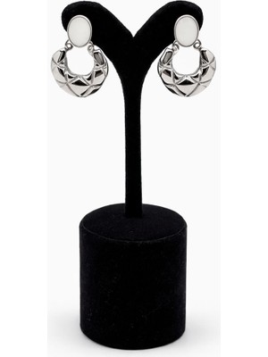 Pangu Geometrik Desenli Beyaz Taşlı Gümüş Renk Çelik Sallantılı Küpe