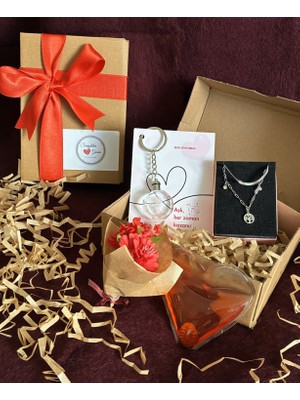 IRONMOON Sevgililer Günü Hediye Seti-Çelik Kolye-Işıklı Anahtarlı-Kalp Şeklinde Elı Istıcı-Kırmızı Çiçek Buketi