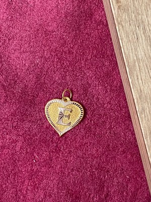 Rupen Kraft 14 Ayar Altın E Harfi Kolye Ucu Altın Kalpli Harf Kolye Ucu Altın Harf