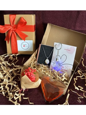 IRONMOON Sevgililer Günü Hediye Seti-Çelik Kolye-Işıklı Anahtarlı-Kalp Şeklinde Elı Istıcı-Kırmızı Çiçek Buketi