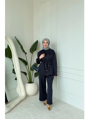 Mihran Butik Sophie Model Bel Kemer ve Düğme Detaylı Kadın Takım Lacivert