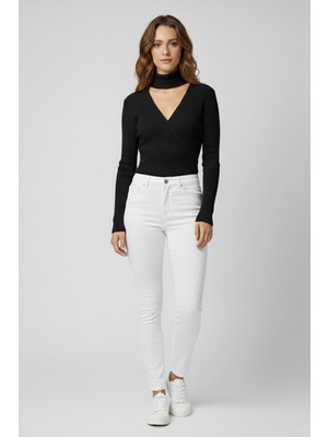 buğrahayalin Kadın Boğazlı Pencere Detaylı Siyah Triko Kazak