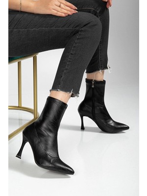 Kazax Orjen Siyah Cilt Streç Topuklu Bot