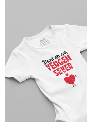 Overoz Beni En Çok Yengem Sever Baskılı Kısa Kollu Beyaz Bebek Body Zıbın 5712