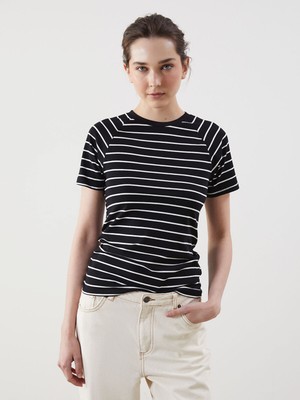 Lc Waikiki Yeni Sezon Bisiklet Yaka Çizgili Kadın Tişört