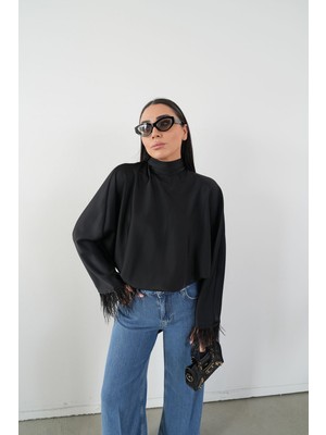 Özge Özgenç Kolları Otrişli Boyundan Bağlamalı Saten Bluz