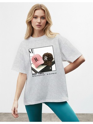 Caddekombin Kadın Retro Şapka Baskılı Yuvarlak Yaka  Gri T-Shirt