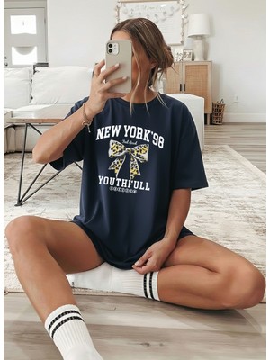 Caddekombin Kadın New York Grafik Baskılı Lacivert T-Shirt