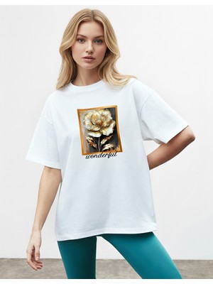 Caddekombin Kadın Golt Detaylı Gül Grafik Bisiklet Yaka Beyaz T-Shirt