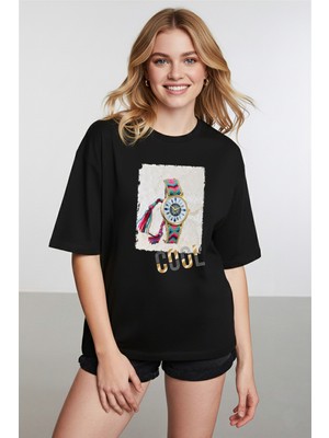 Caddekombin Kadın Saat Figürlü Cool Yazılı Siyah T-Shirt