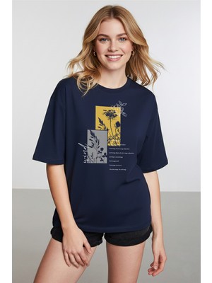 Caddekombin Kadın Batik Desenli Çiçek Baskılı Bisiklet Yaka Lacivert T-Shirt