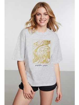 Caddekombin Kadın Gold Figur Baskılı Yuvarlak Yaka Gri T-Shirt