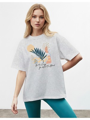 Caddekombin Kadın Estetik Çizgili Enerji Temalı Gri T-Shirt