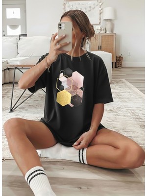 Caddekombin Kadın Modern Bal Peteği Desenli Siyah T-Shirt