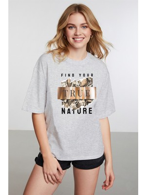 Caddekombin Kadın Motto Yazılı Modern Doğa Temalı Gri T-Shirt