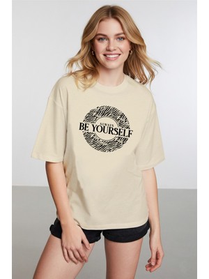 Caddekombin Kadın Be Yourself Baskılı Yuvarlak Yaka Bej T-Shirt