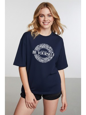 Caddekombin Kadın Be Yourself Baskılı Yuvarlak Yaka Lacivert T-Shirt