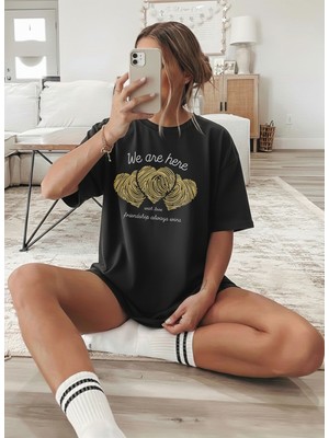 Caddekombin Kadın Kalp Estetik Detaylı Bisiklet Yaka Siyah T-Shirt