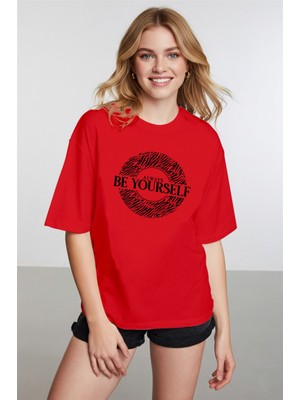 Caddekombin Kadın Be Yourself Baskılı Yuvarlak Yaka Kırmızı T-Shirt