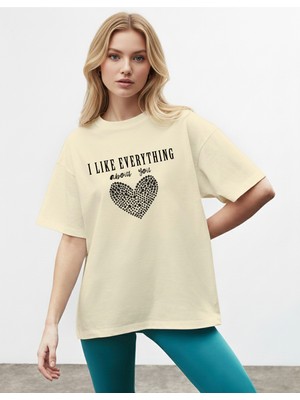 Caddekombin Kadın Kristal Işıltılı Kalp Figürlü Bej T-Shirt