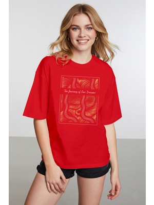 Caddekombin Kadın Işıltılı Dalga Grafik Baskılı Kırmızı T-Shirt