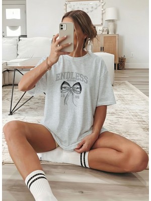 Caddekombin Kadın Gümüş Fiyonk Baskılı Baskılı Bisiklet Yaka Gri T-Shirt