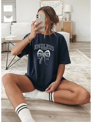 Caddekombin Kadın Gümüş Fiyonk Baskılı Baskılı Bisiklet Yaka Lacivert T-Shirt