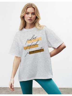 Caddekombin Kadın Motivasyon Mottolu Şerit Baskılı Gri T-Shirt