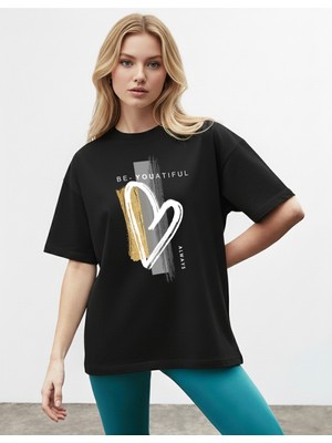 Caddekombin Kadın Kalp Figürlü Be-Youatiful Yazılı Bisiklet Yaka Siyah T-Shirt