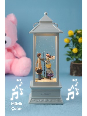 Saravita Kış Masalı Büyük Boy Püskürtmeli Şamdan Yılbaşı Kar Küresi- Müzikli, Işıklı, Pilli Dekoratif Lamba