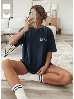 Caddekombin Kadın Look Yazı Baskılı Bisiklet Yaka Lacivert T-Shirt