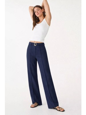 Hakke Yüksek Bel Kemer Detaylı Kumaş Pantolon