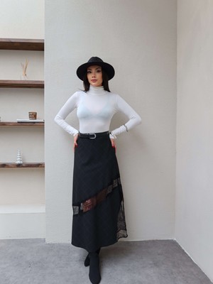 Esra Helvacı Ekose Desenli Dantel Detay Etek