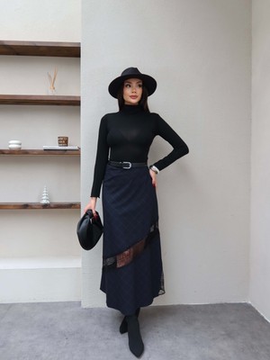 Esra Helvacı Ekose Desenli Dantel Detay Etek