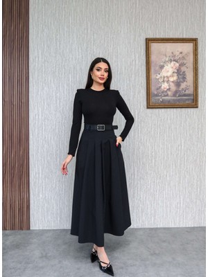 Esra Helvacı Kemerli Kloş Etekli Elbise