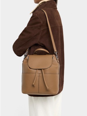 Parfois Dokulu ve Kapaklı Sırt Çantası