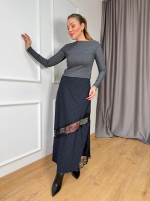 Size Özgü Lacivert Dantel Detaylı Etek