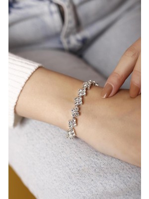 Kumi 925 Ayar Gümüş Kadın Su Yolu Bileklik Baklava Desen Zirkon Taşlı Şık Tasarım