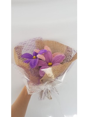 Badem Hediyecilik El Yapımı Dekoratif Şönil Çiçek Buketi (3’lü) – Gerbera ve Zambak Seçenekli Solmayan Hediye