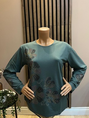 Akmavi Kadın Orta Yaş ve Üzeri Viskon Renkli Yaprak Desenli Taşlı Likralı Anne Penye Bluz