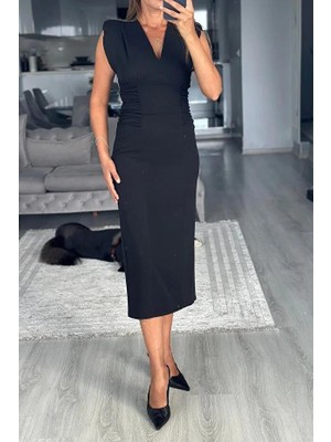 Ecenin Favorileri V Yaka Vatkalı Drape Detaylı Siyah Kolsuz Elbise