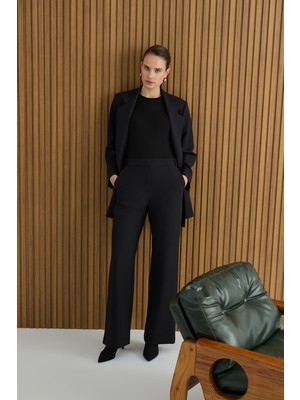 Aker Siyah Paçası Yırtmaçlı Dokuma Pantolon