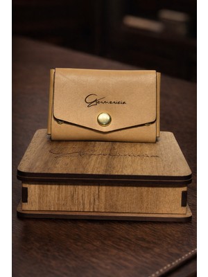 Germenicia El Işçiliği Hakiki Deri Kartlık Cüzdan – Minimal Tasarım, Çıtçıt Kapamalı