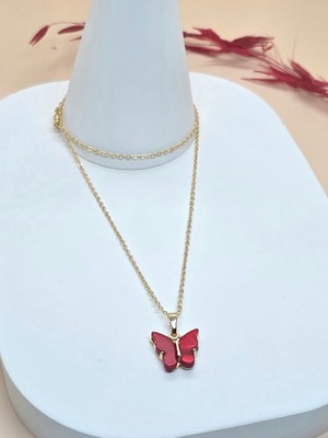 Kelebek Figürlü Kırmızı Akrilik Taş Kolye
