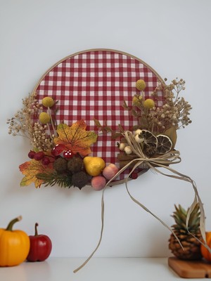 Kırmızı Pötikare Kumaşlı Sonbahar Temalı Kasnak Duvar Süsü El Yapımı Dekor