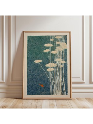 Ninastore Lotus ve Koi Posteri, Mavi Su Dokusu Üzerinde Japon Botanik Sanatı