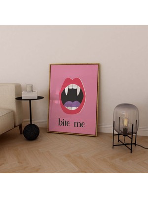 Ninastore "beni Isır" Baskısı | Dijital Sanat Indirme | Sevimli Pembe Cadılar Bayramı Duvar Dekoru | Komik Vam