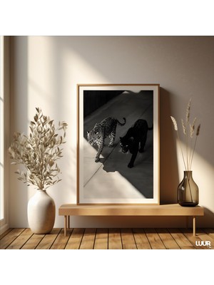 Ninastore Siyah Beyaz Leopar Desenli: Modern Hayvan Temalı Duvar Sanatı (Dijital Indirme)